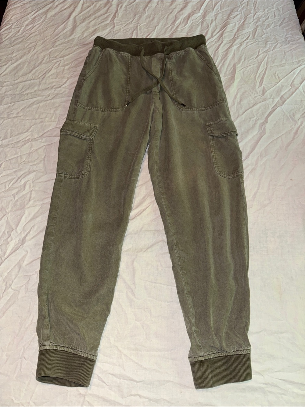 American Eagle Olive Green 100% Lyocell Cargo Joggers Size M